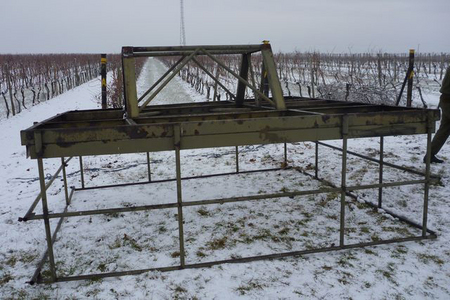 Demontáž věže v prosinci 2011