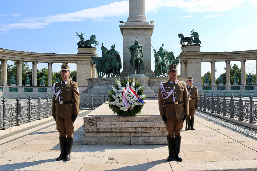 Památník tisíciletí na Náměstí hrdinů v Budapešti 