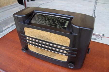 Dobové rádio