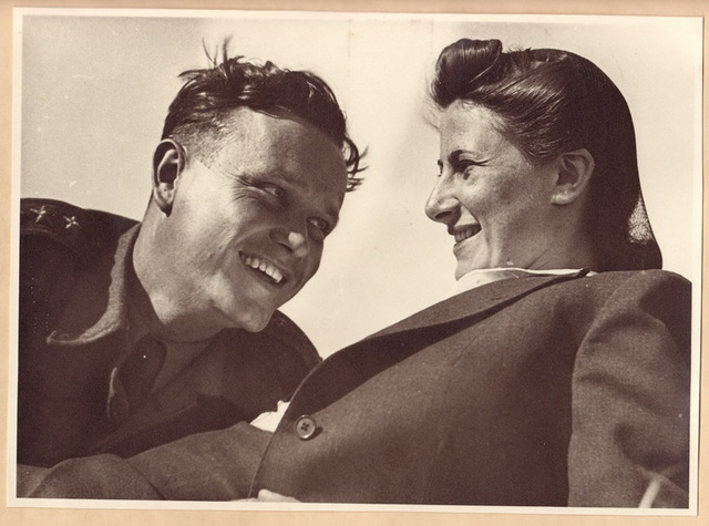Společné foto Hildy Weiskopfové a Františka Vrány