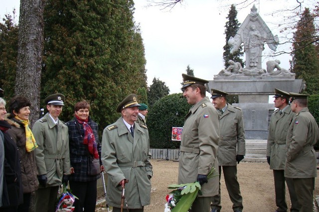 plukovník gšt. Josef Havlík a veterán plukovník Andrej Koba 
