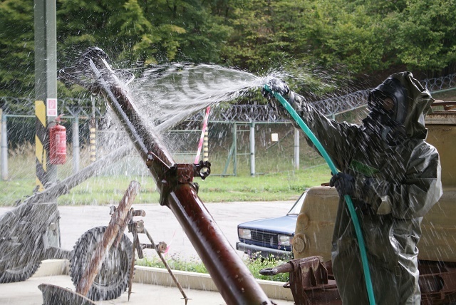  Oplachování vojenské techniky po její dekontaminaci kartáčovým způsobem
