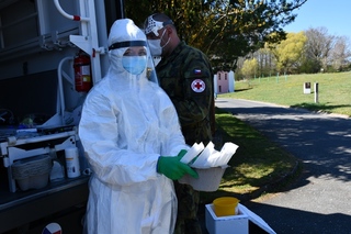  Logistici vyčleňují také zdravotníky z praporních obvazišť do odběrových týmů 