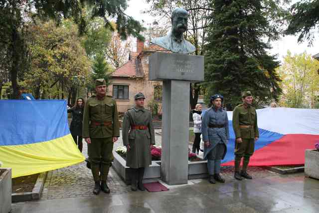  Slavnostní akt u sochy T. G. Masaryka