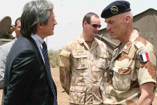 Martin Stropnický v rozhovoru s velitelem mise EU TM brigádním generálem Rudkiewiczem