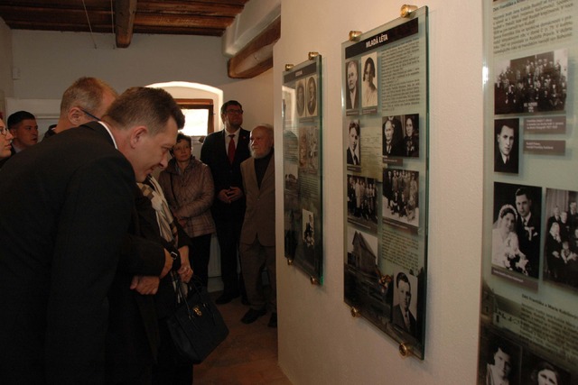 Z výstavy