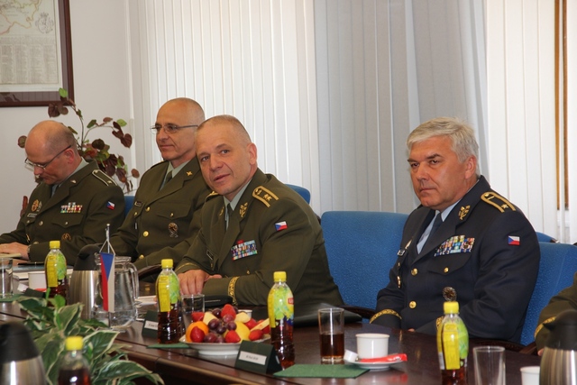 Jednání vedl generálmajor Jiří Baloun