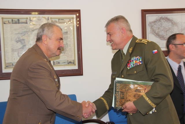 Rozloučení s přidělencem obrany Maďarska pro ČR plukovníkem Taliánem