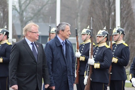 Ministr obrany Martin Stropnický se setkal se svým švédským protějškem