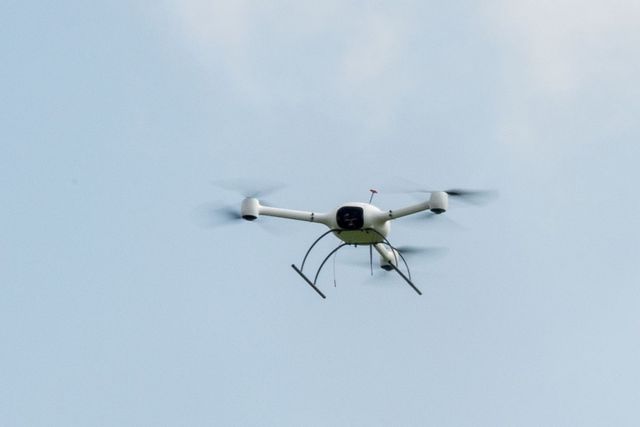  Bezpilotní rotorový univerzální systém s kolmým vzletem a přistáním