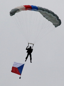  Seskok armádních výsadkářů