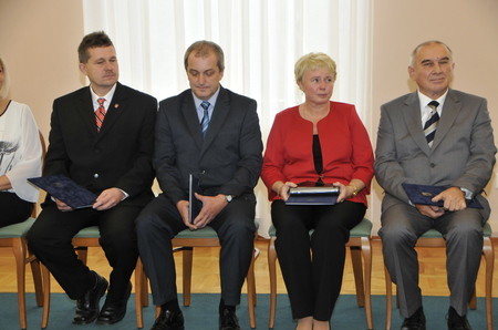 Ocenění občanští zaměstnanci s Děkovnými listy