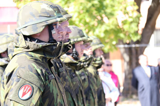 Pietních aktů se zůčastnili i vojáci 7. mechanizované brigády Dukelské