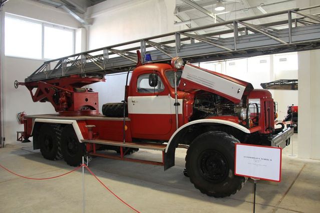 Automobilový žebřík 30, vůz Zil 157 z roku 1968