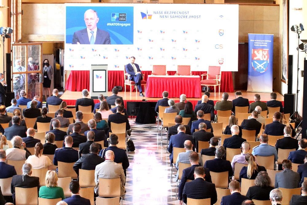Videokonference zástupce generálního tajemníka NATO Mircea Geoana 