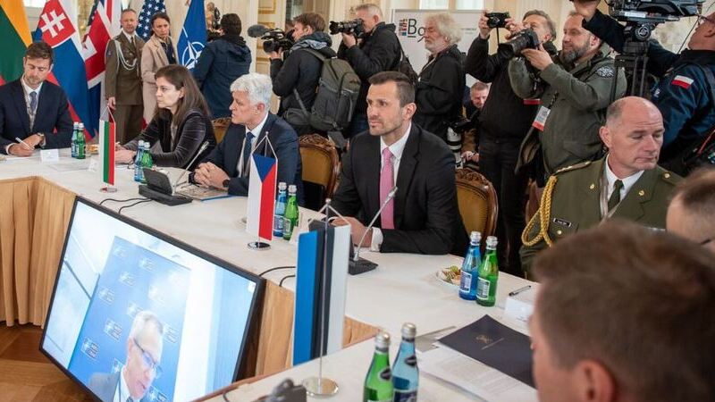 Ministři obrany B9 rozhodli o dalším posílení spolupráce a potvrdili pokračující podporu Ukrajiny