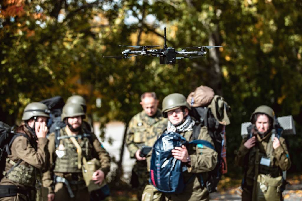 Novináři zažili dronové útoky, zajetí, vyjednávání, minové nebezpečí či střelbu při ozbrojeném doprovodu.