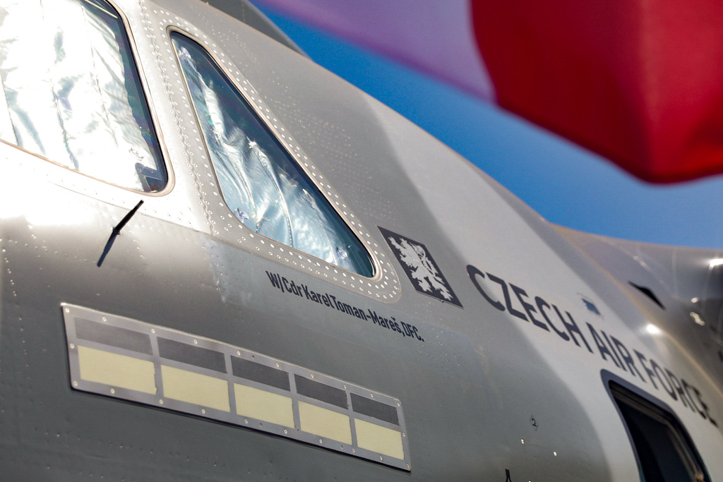 Ministr obrany Jaromír Zůna se zúčastnil mezinárodního aerosalonu Farnborough International Airshow