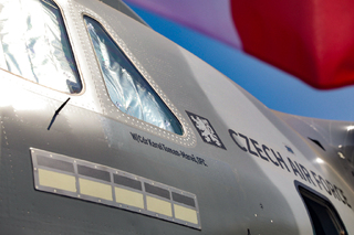 Ministr obrany Jaromír Zůna se zúčastnil mezinárodního aerosalonu Farnborough International Airshow