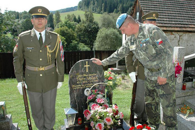 Hrob Petra Valeše v Rožmitále na Šumavě