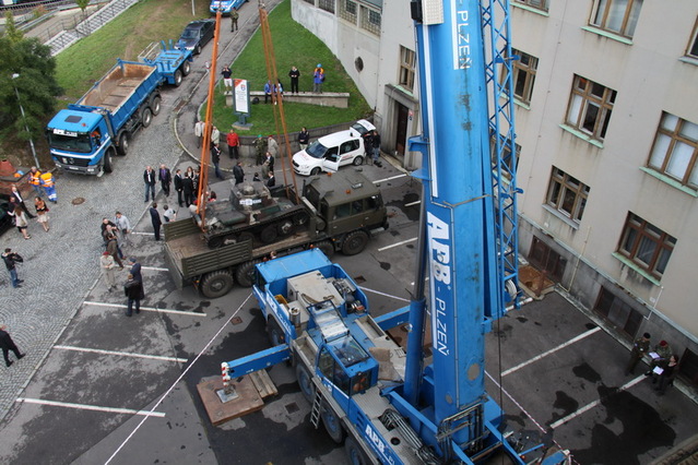 Tank připraven k vyzdvižení