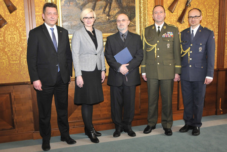 Společná fotografie i s čestnými hosty