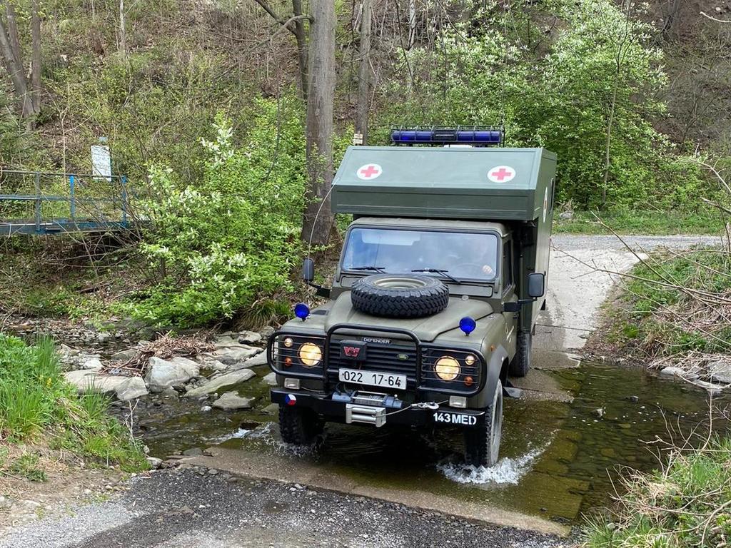  Zdravotníci v odběrových týmech najezdí denně až 200 km v různém terénu 
