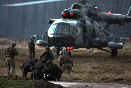 Polský prezident se přesvědčil, že země V4 mohou nasadit své bojové uskupení