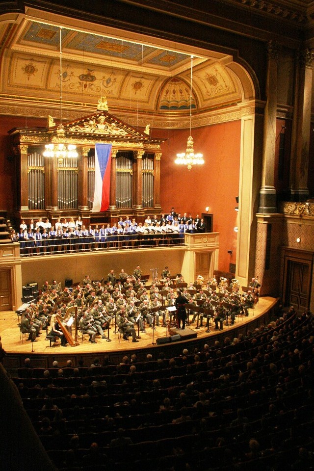  Celkový pohled do sálu Rudolfina