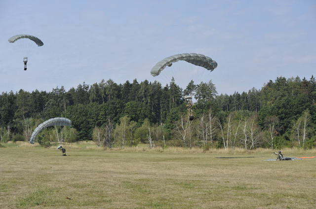 Setkání výsadkových veteránů 2015