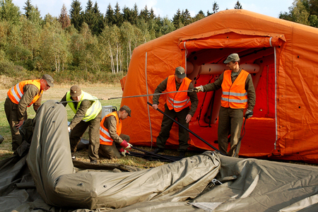 Podívejte se na video: Armáda staví materiální základnu humanitární pomoci