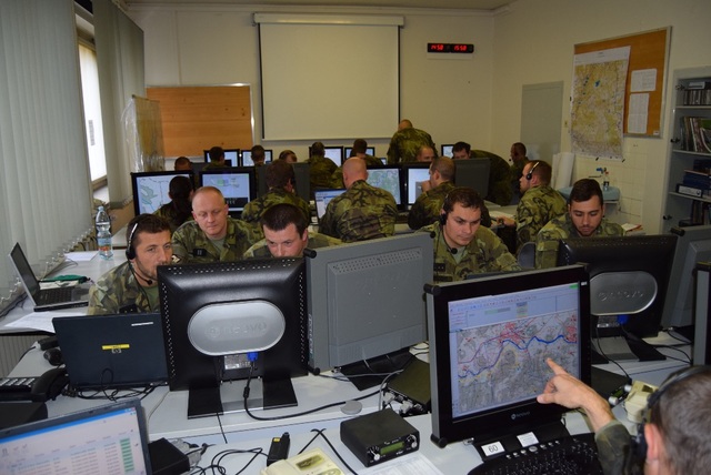  Pracoviště operátorů jednotek