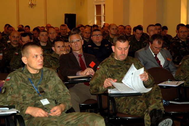 Příprava příslušníků operačního velitelství bojového uskupení Evropské unie (EU) zemí Visegrádu v rámci nácviku Autumn Challenge