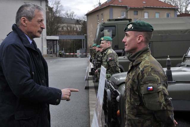 Ministr Martin Stropnický se živě zajímal o práci příslušníků centra