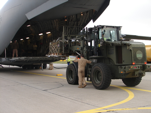 Nakládka do letounu