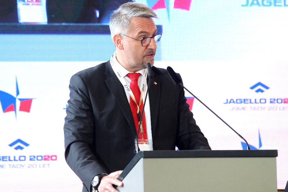 Lubomír Metnar: Základním prostředkem fungování systému kolektivní obrany NATO je ovšem budování jak vlastních, tak i společných obranných schopností.