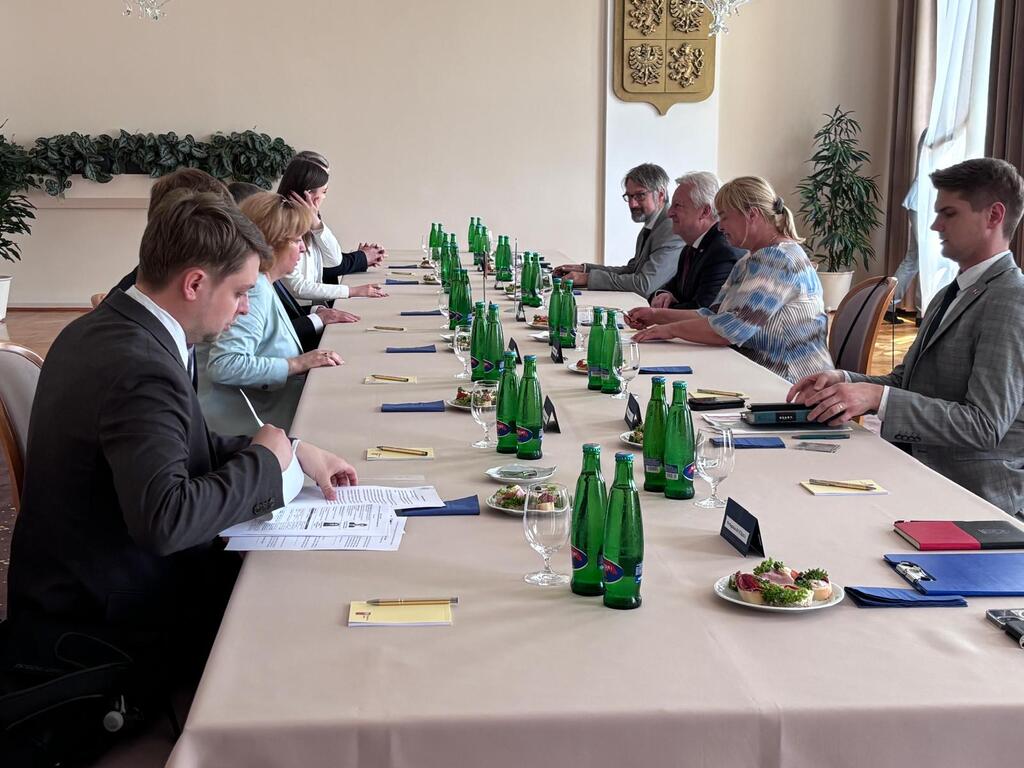 Ministr obrany Jaromír Zůna přijal předsedu moldavského parlamentu Igora Grosu