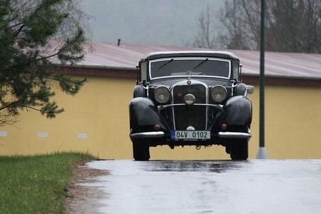 Mercedes Benz 320
