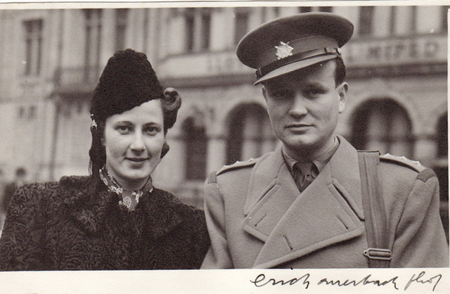 Svatební fotografie z prosince 1941