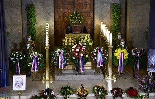 Atleti, sportovci, kamarádi a přátelé se ve strašnickém krematoriu naposledy rozloučili s atletickou legendou Danou Zátopkovou. 