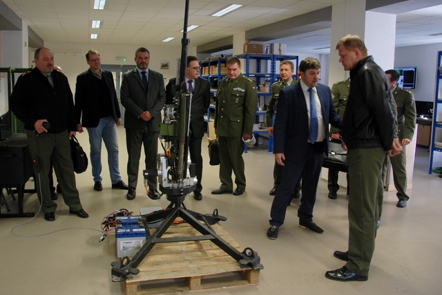  Jednání se zástupci vedení VOP CZ se zúčastnil také velitel Pozemních sil AČR genmjr. Ján Gurník (vlevo)