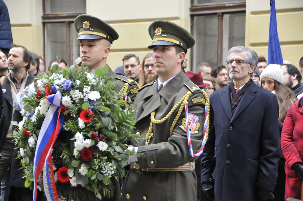 Slovenský velvyslanec Peter Weiss se chystá na položení věnce nejen na památku Jana Opletala