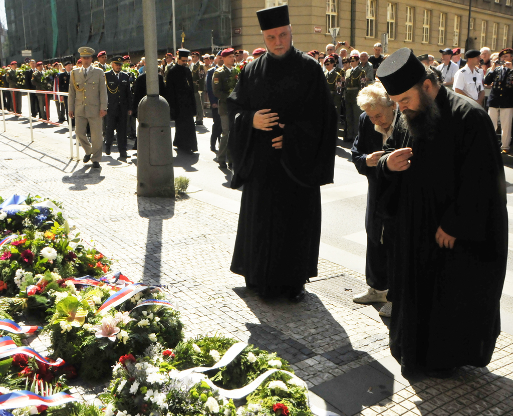 Památku parašutistů uctili i zástupci církví