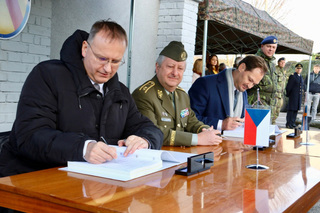 Ilustrační obrázek ke článkuVe Strakonicích dnes byla podepsána smlouva na raketové komplety RBS-70NG
