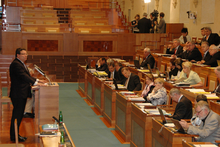 Zahraniční mise na roky 2013 a 2014 schválil i Senát