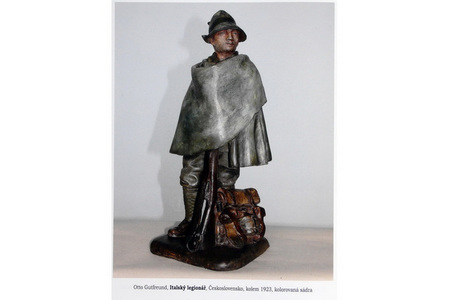 Otto Gutfreund: Italský legionář. Československo, kolem 1923, kolorovaná sádra
