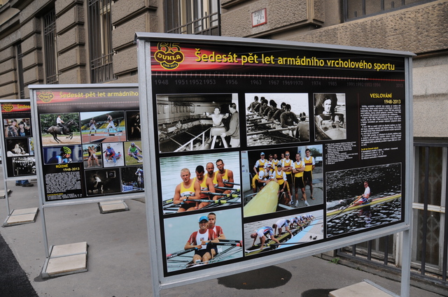 Před GŠ byla zahájena výstava historie armádního sportu