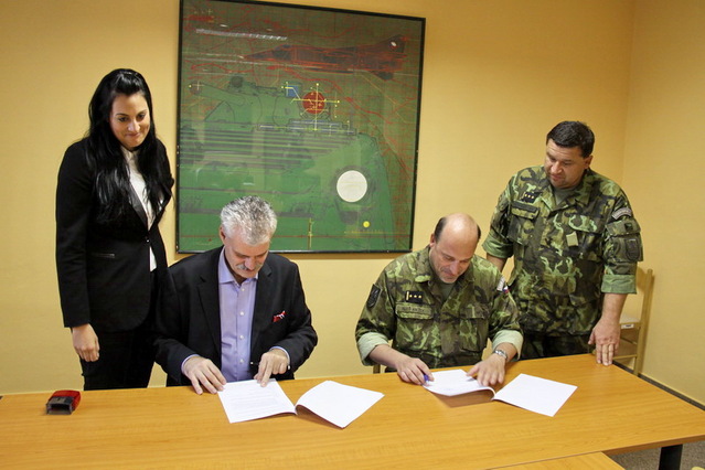 Podpis dohody o spolupráci mezi VHÚ a polským vojenským muzeem