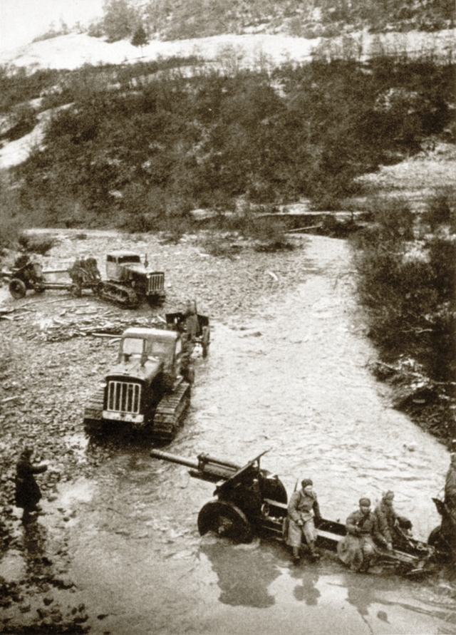 Dělostřelci sboru během svého prvního bojového vystoupení na podzim 1944 v Karpatech
