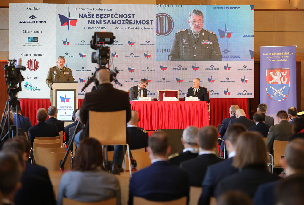 Panel Spolupráce v době strategického šoku, kde vystoupil armádní generál Aleš Opata, náčelník Generálního štábu AČR